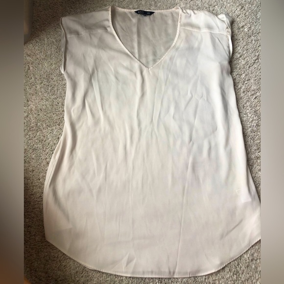 Express Tops - 🎆🎇3for$9 Express blouse- short sleeve- v-neck- white- sizeS/M
